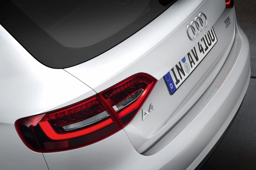 Детали экстерьера Audi A4 2.0 TDI Quattro Avant (B8, 8K) 2012 года  (фото 6 из 19)